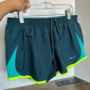 NEW!! Nike Women's Dri-Fit Tempo Green  3" Standard Fit Running Shorts Medium